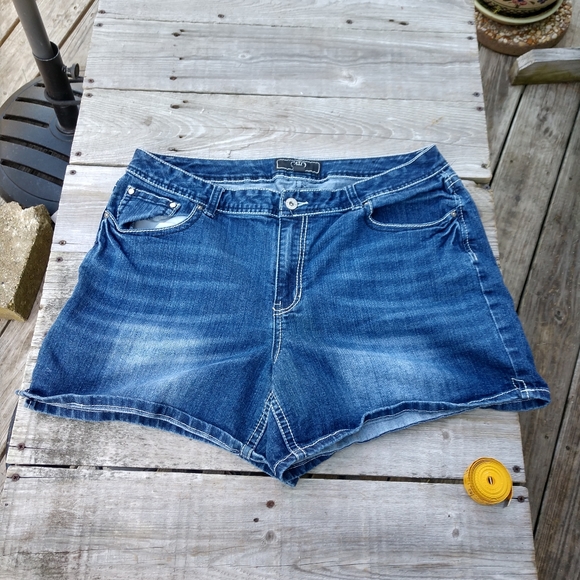 Cato Pants - Cato Jean shorts blue bling 4 Pockets zip size 18
